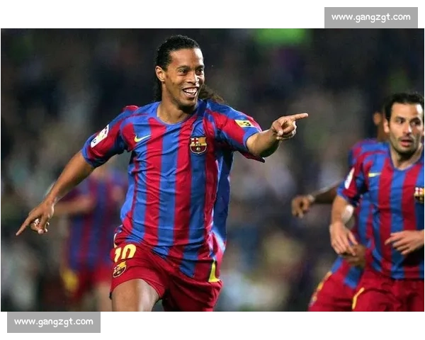 比小罗四击横梁更疯？2025 这个病毒创意炸穿全网